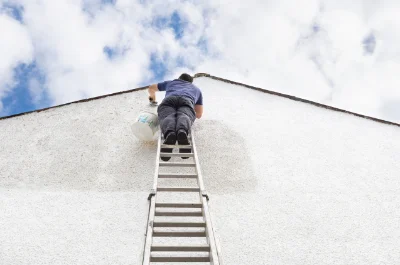 Peinture extérieure à Villeneuve-la-Comtesse — façades et ravalement